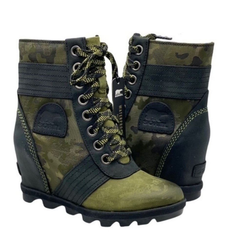 Sorel Green and Black Camouflage Wedge Boots